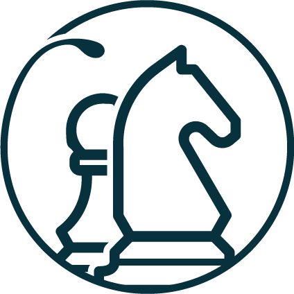 Stratégie de marque Cavalier et pion d'échecs stylisés dans un cercle.